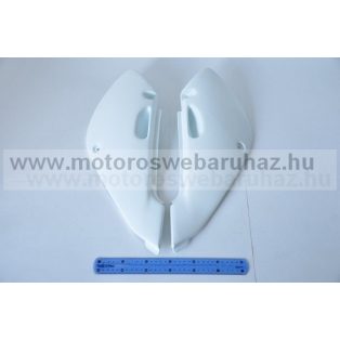 MŰANYAG ELEM, OLDALTÁBLA SUZUKI (3928UFO)