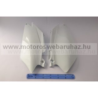 MŰANYAG ELEM, OLDALTÁBLA HONDA (4647UFO)